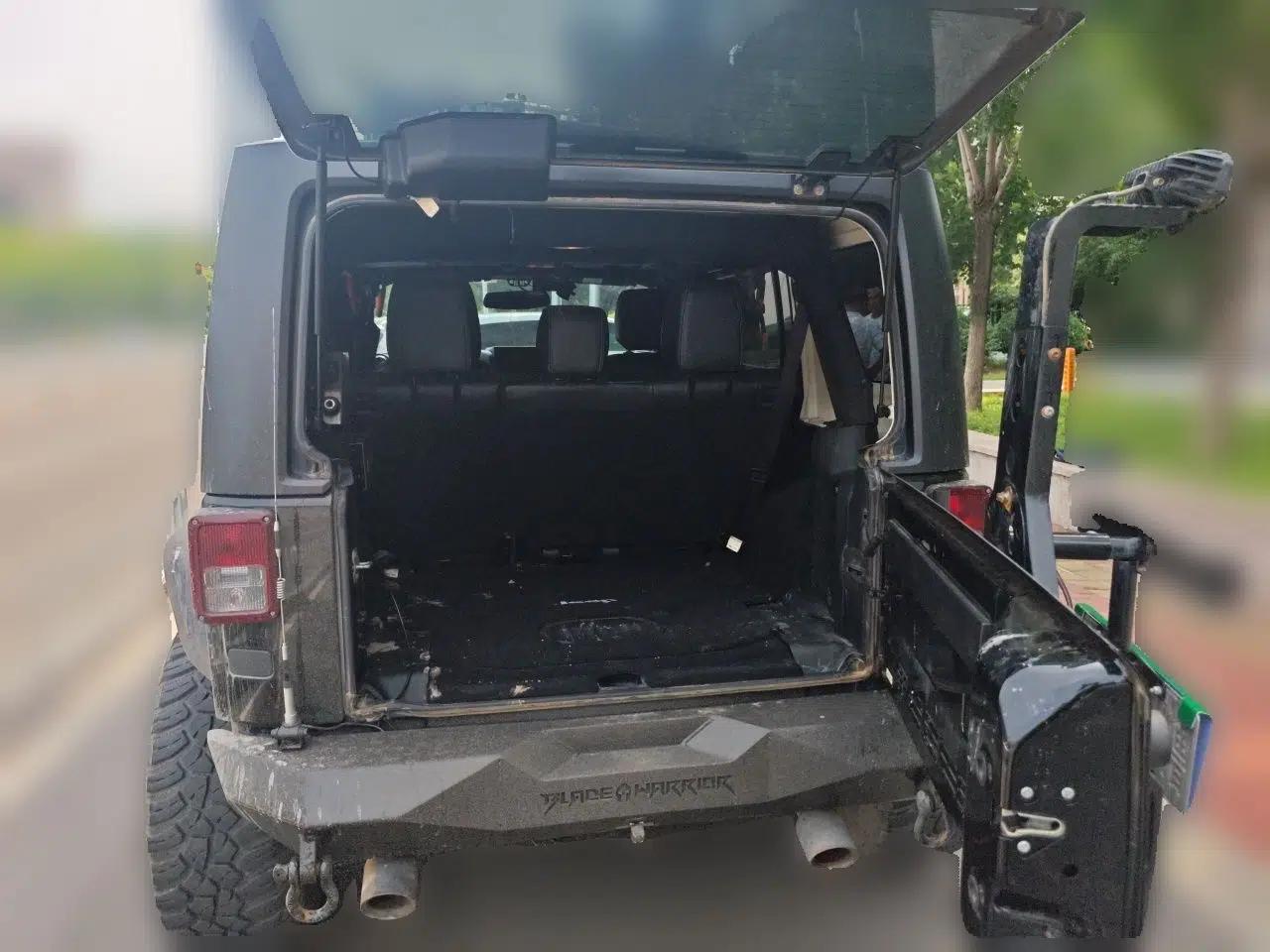 Jeep Wrangler 2017 3.6L Rubicon Four-Door Comfort Edition — миниатюра 19