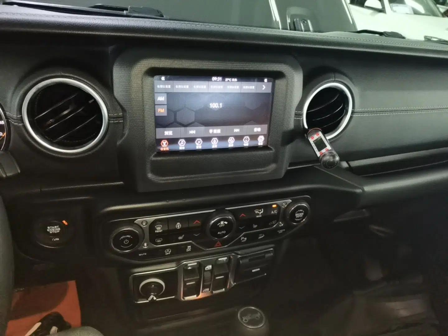 Jeep Wrangler 2019 2.0T Sahara 4-Door Version China V Standard — миниатюра 15