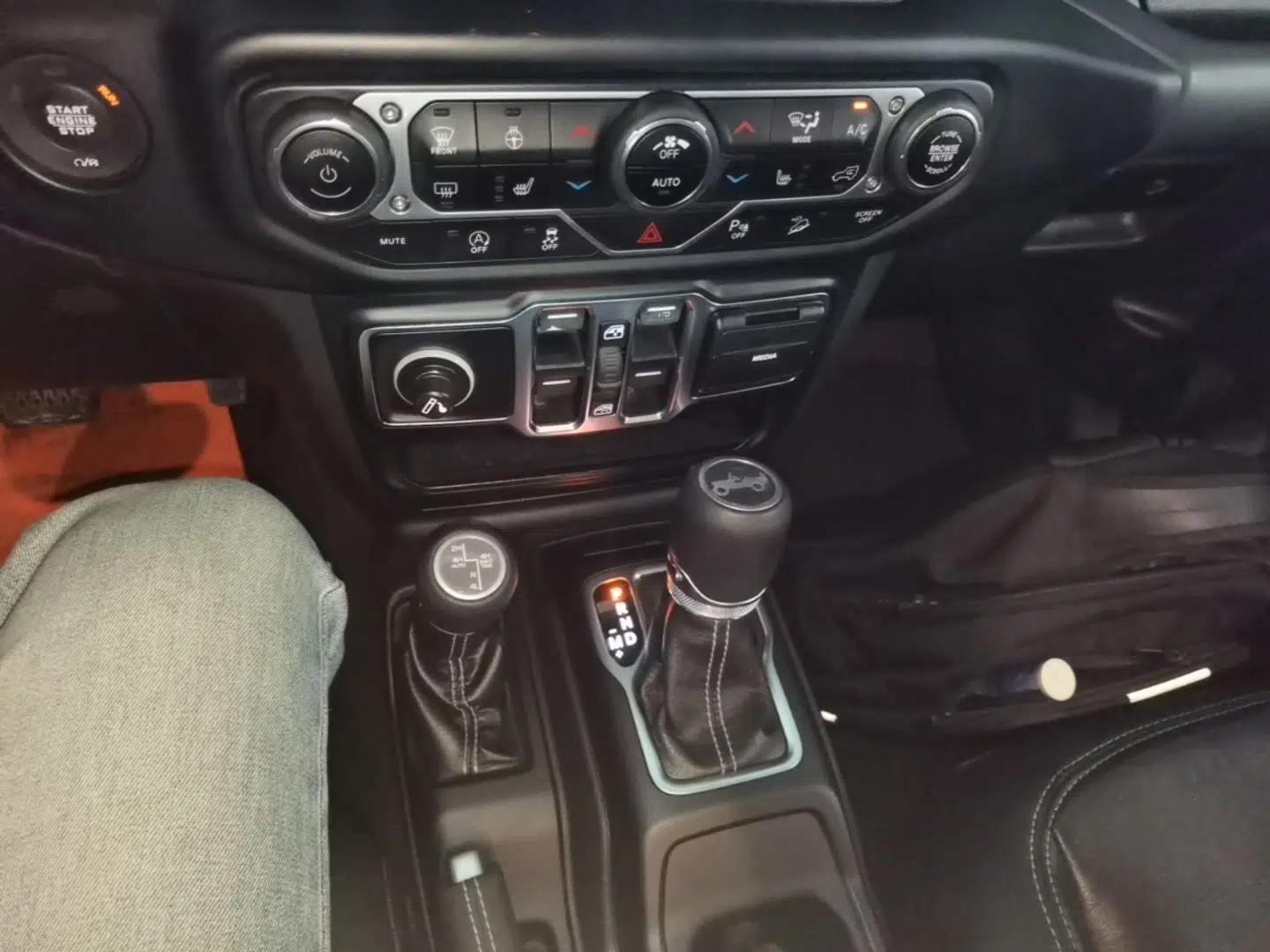 Jeep Wrangler 2019 2.0T Sahara 4-Door Version China V Standard — миниатюра 16