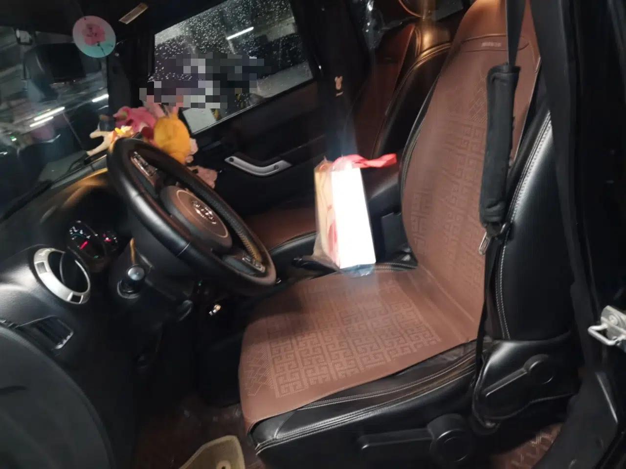 Jeep Wrangler 2017 3.0L Sahara Four-Door Comfort Edition — миниатюра 15