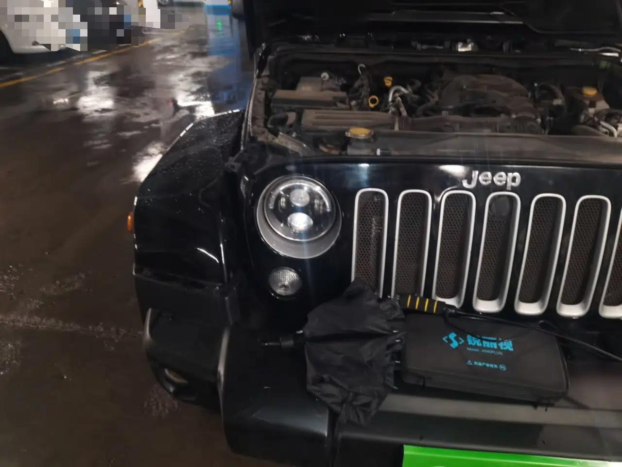 Jeep Wrangler 2017 3.0L Sahara Four-Door Comfort Edition — миниатюра 7