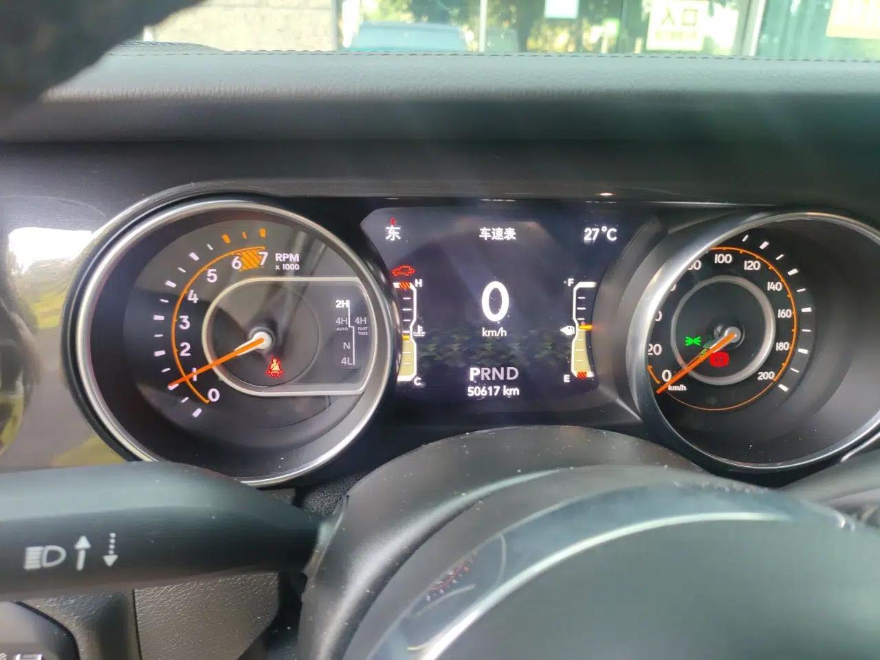 Jeep Wrangler 2021 2.0T Sahara Four-Door Edition — миниатюра 11