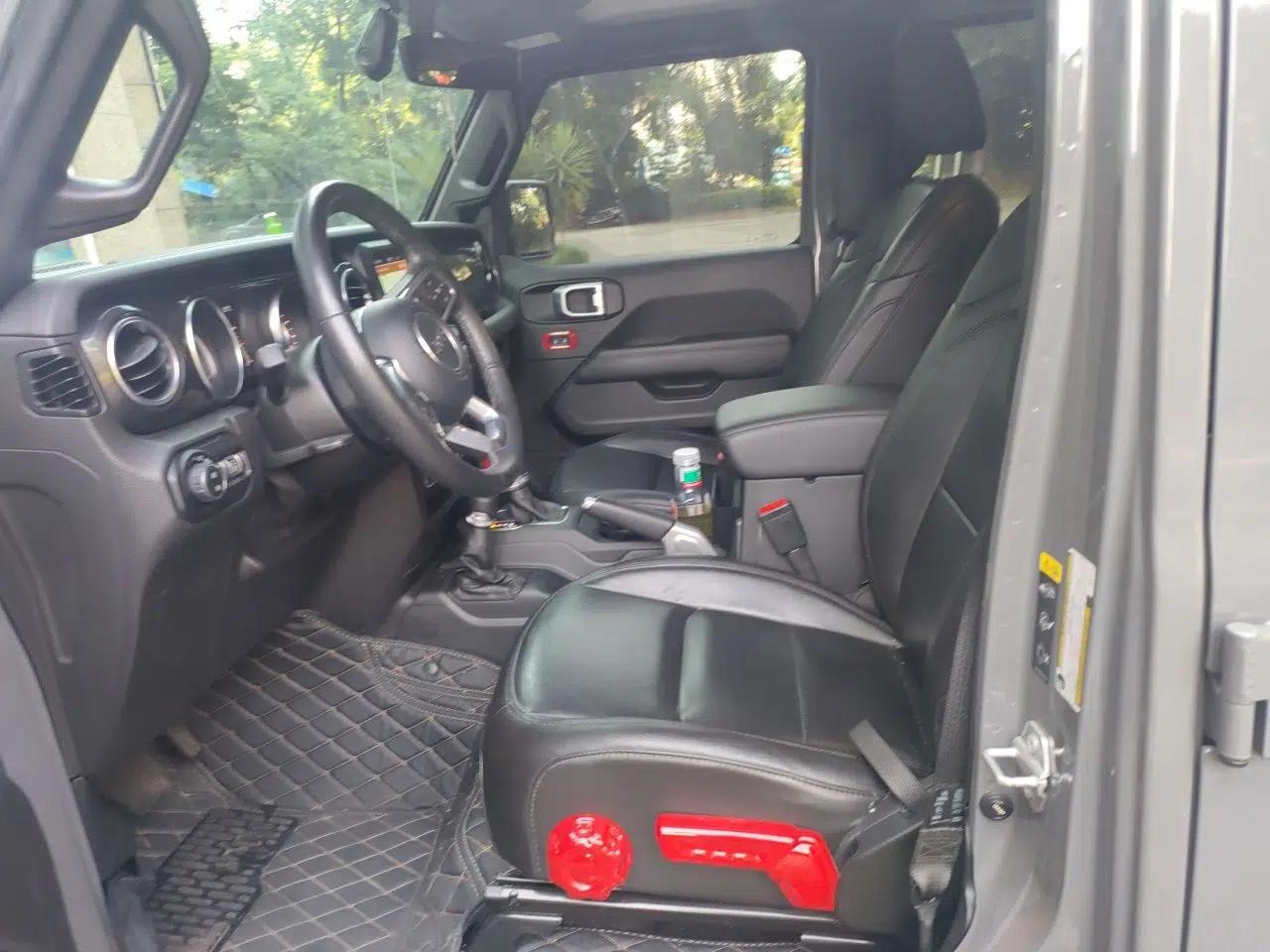 Jeep Wrangler 2021 2.0T Sahara Four-Door Edition — миниатюра 15