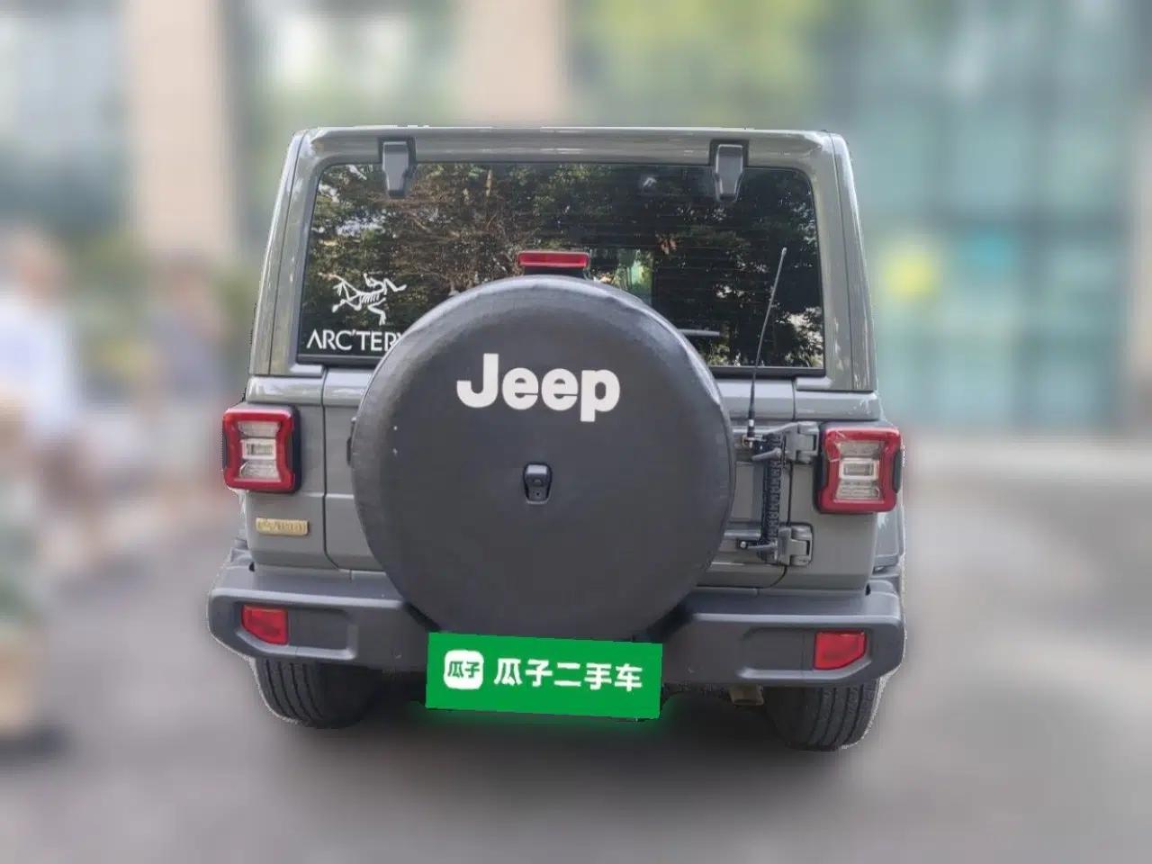Jeep Wrangler 2021 2.0T Sahara Four-Door Edition — миниатюра 5