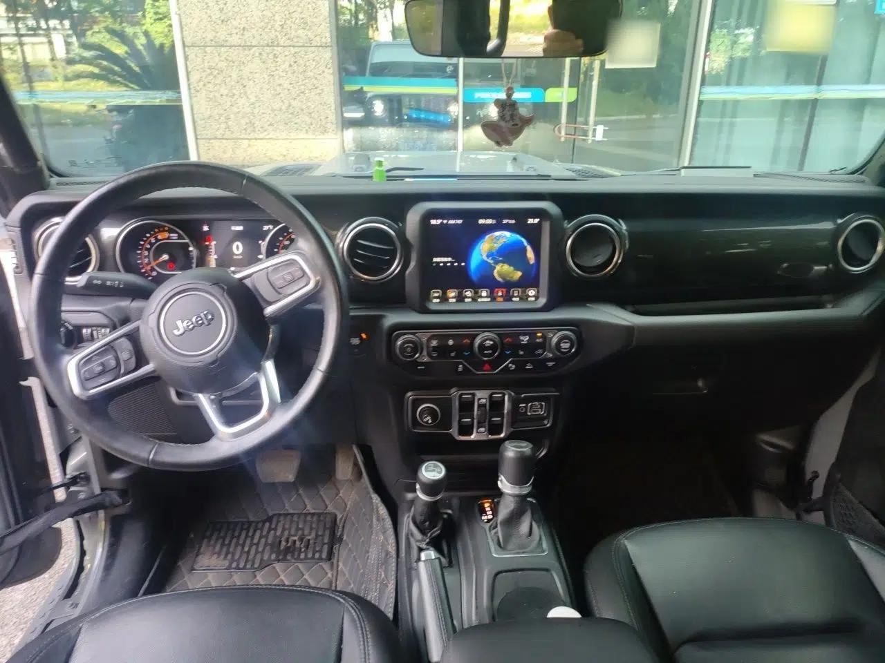 Jeep Wrangler 2021 2.0T Sahara Four-Door Edition — миниатюра 9