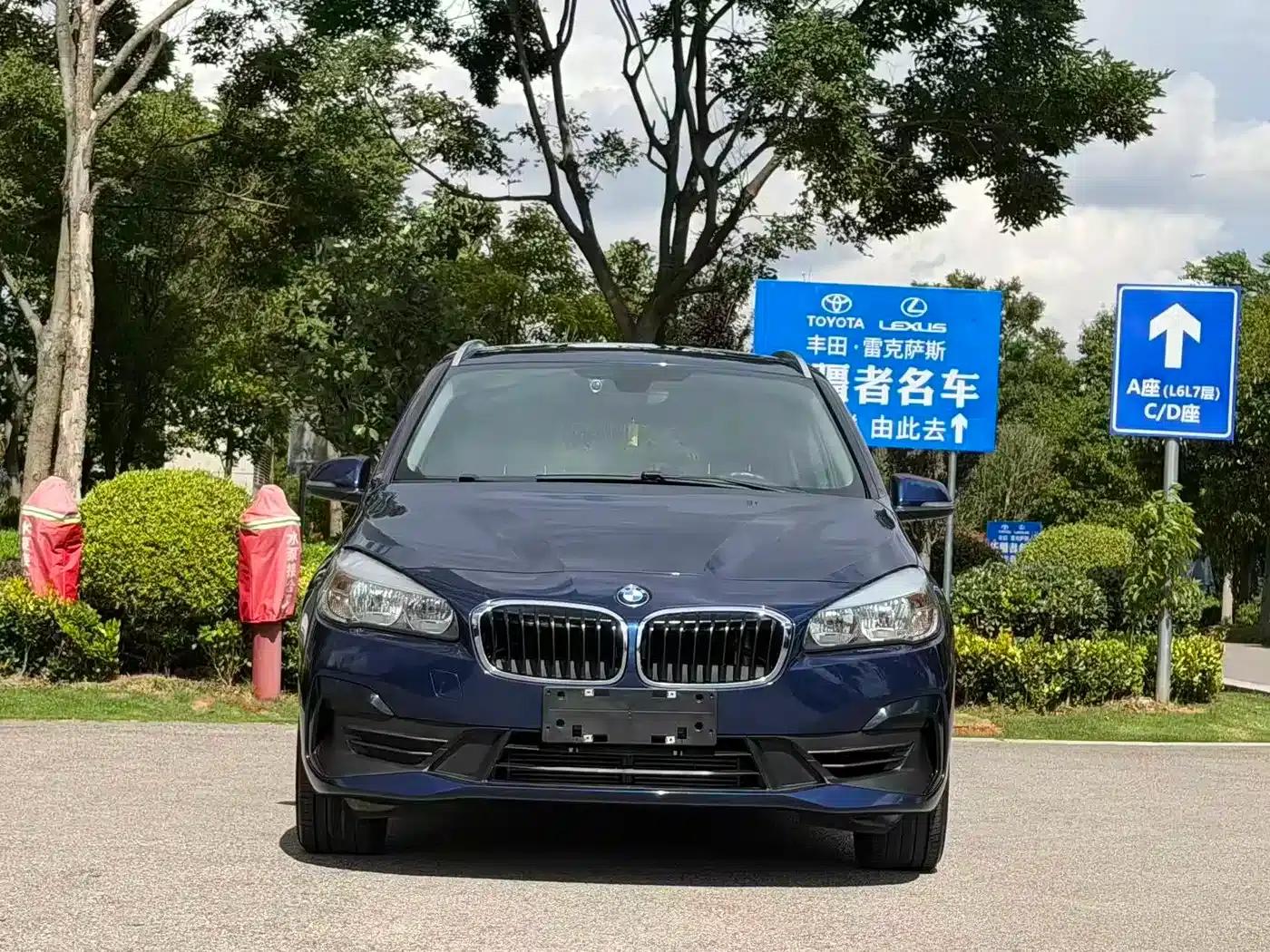 BMW 2 Series Gran Tourer 2019 220i Leading Edition — миниатюра 3