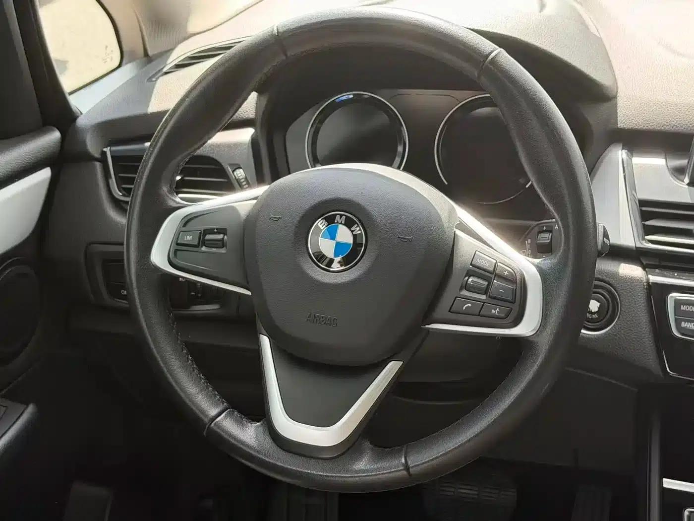 BMW 2 Series Gran Tourer 2019 220i Leading Edition — миниатюра 6