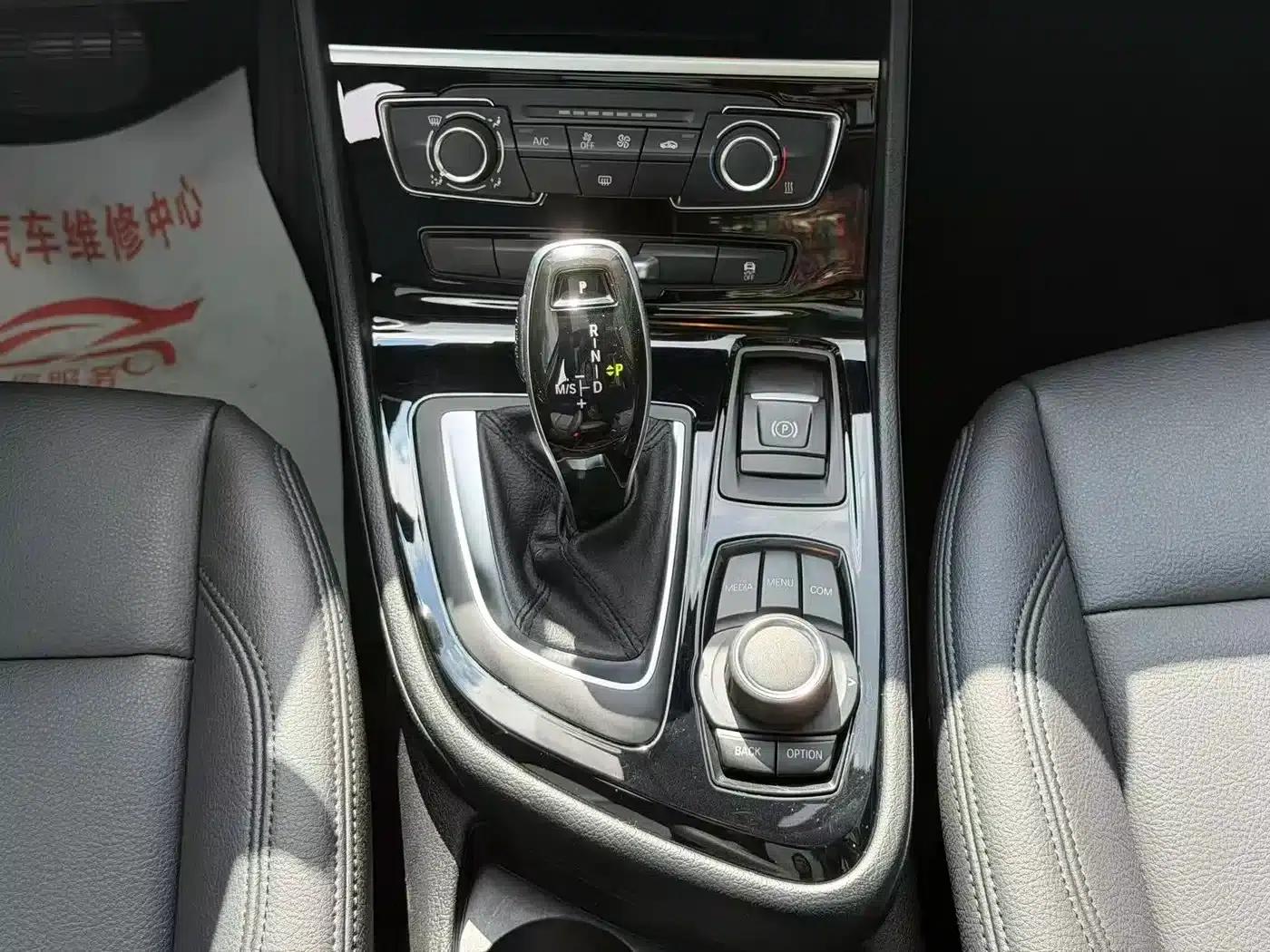 BMW 2 Series Gran Tourer 2019 220i Leading Edition — миниатюра 8