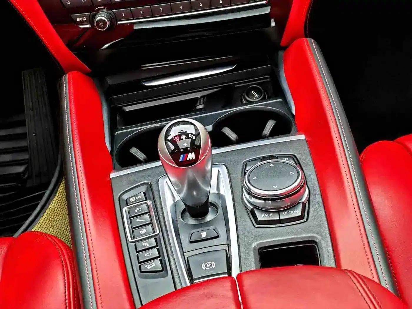 2015 BMW X5 M — миниатюра 11