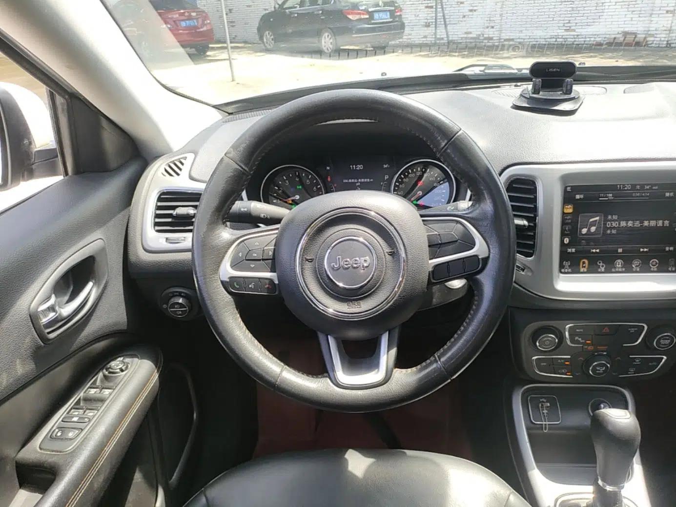 Jeep Compass 2017 200T Automatic Family Edition — миниатюра 13