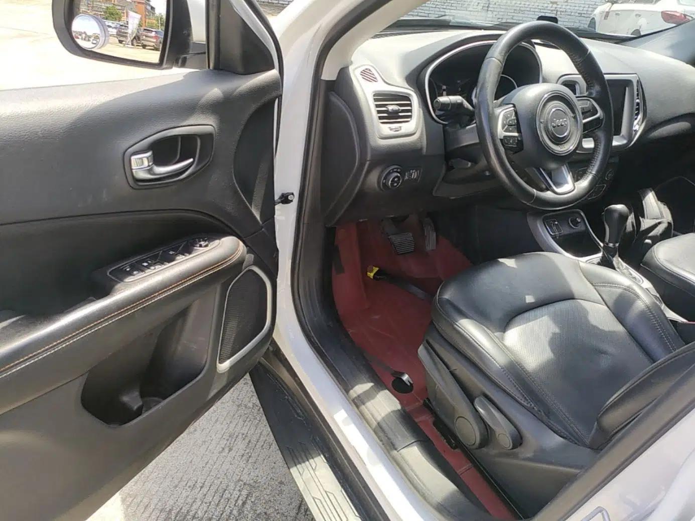 Jeep Compass 2017 200T Automatic Family Edition — миниатюра 18