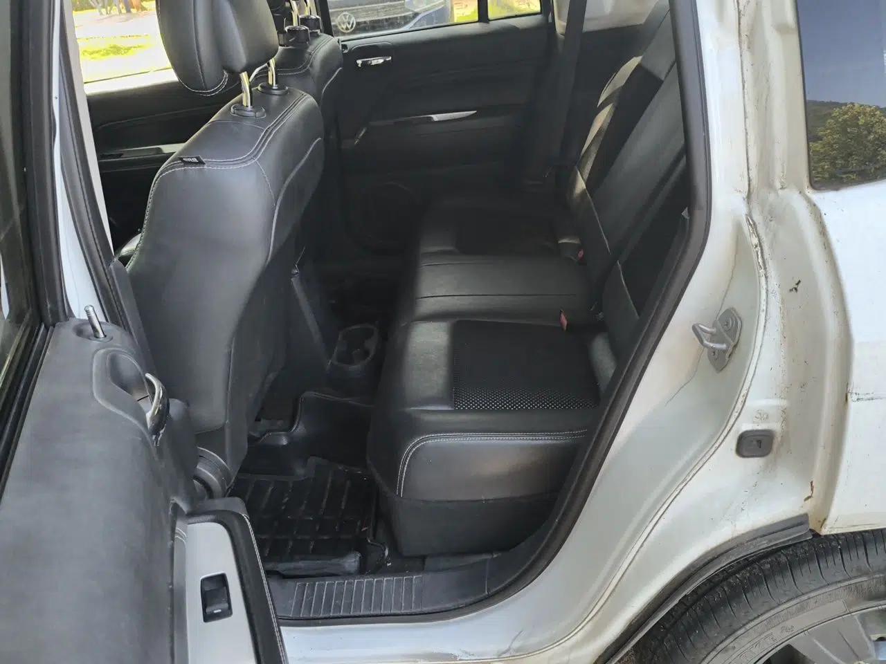 Jeep Compass 2014 Revised Version 2.4L Four-Wheel Drive Comfort Edition — миниатюра 17