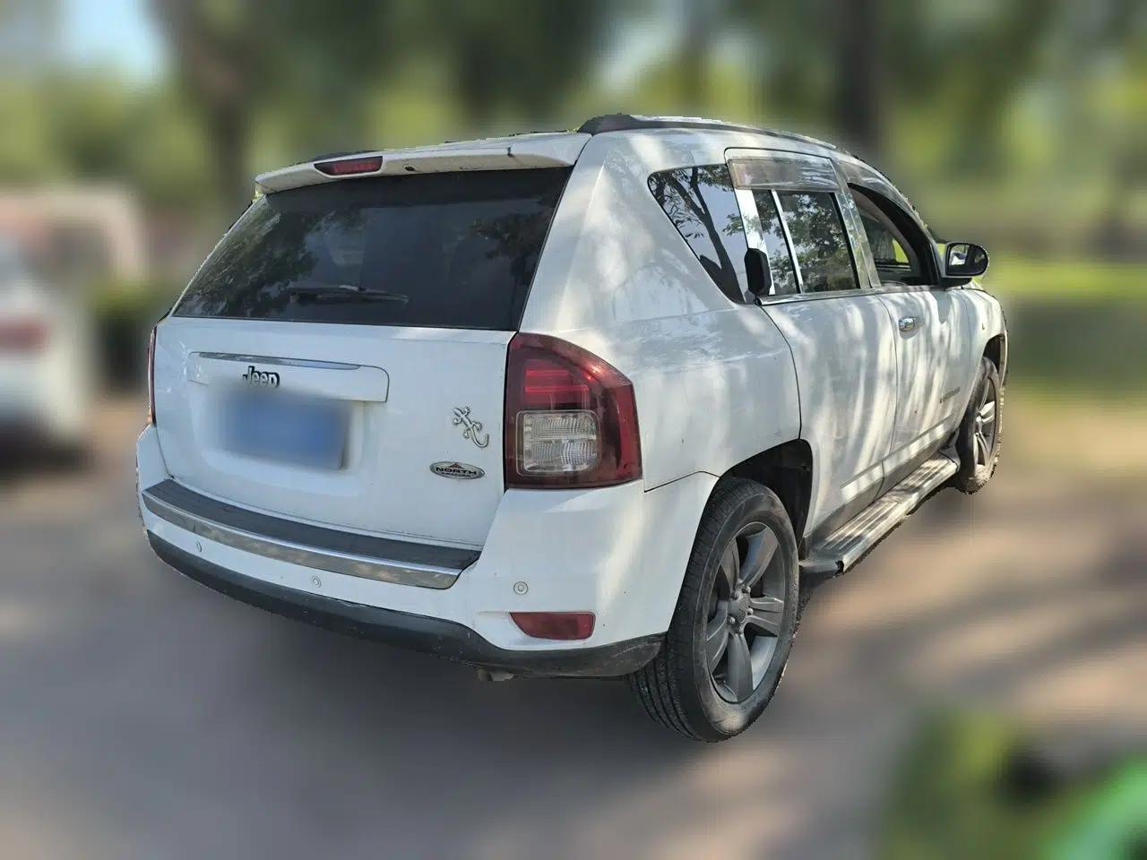 Jeep Compass 2014 Revised Version 2.4L Four-Wheel Drive Comfort Edition — миниатюра 6