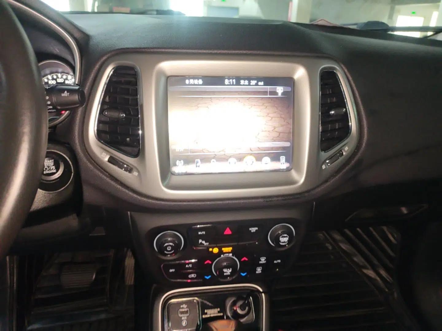 Jeep Compass 2017 200T Automatic Family Edition — миниатюра 15