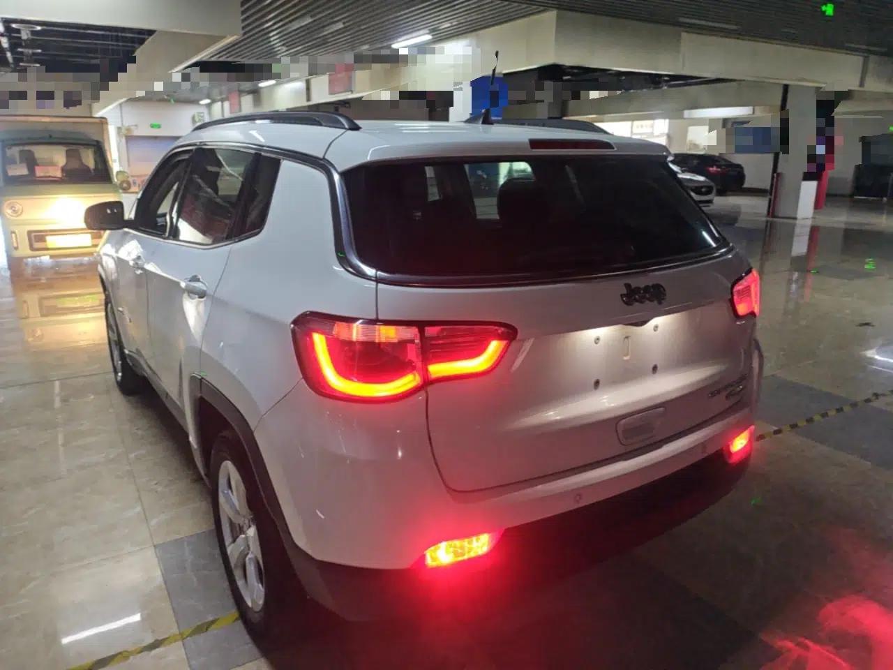 Jeep Compass 2017 200T Automatic Family Edition — миниатюра 4