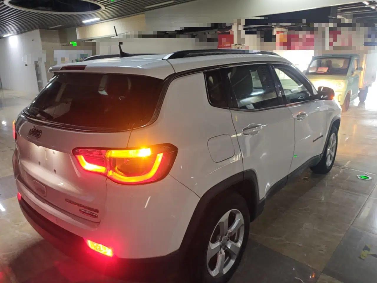 Jeep Compass 2017 200T Automatic Family Edition — миниатюра 6