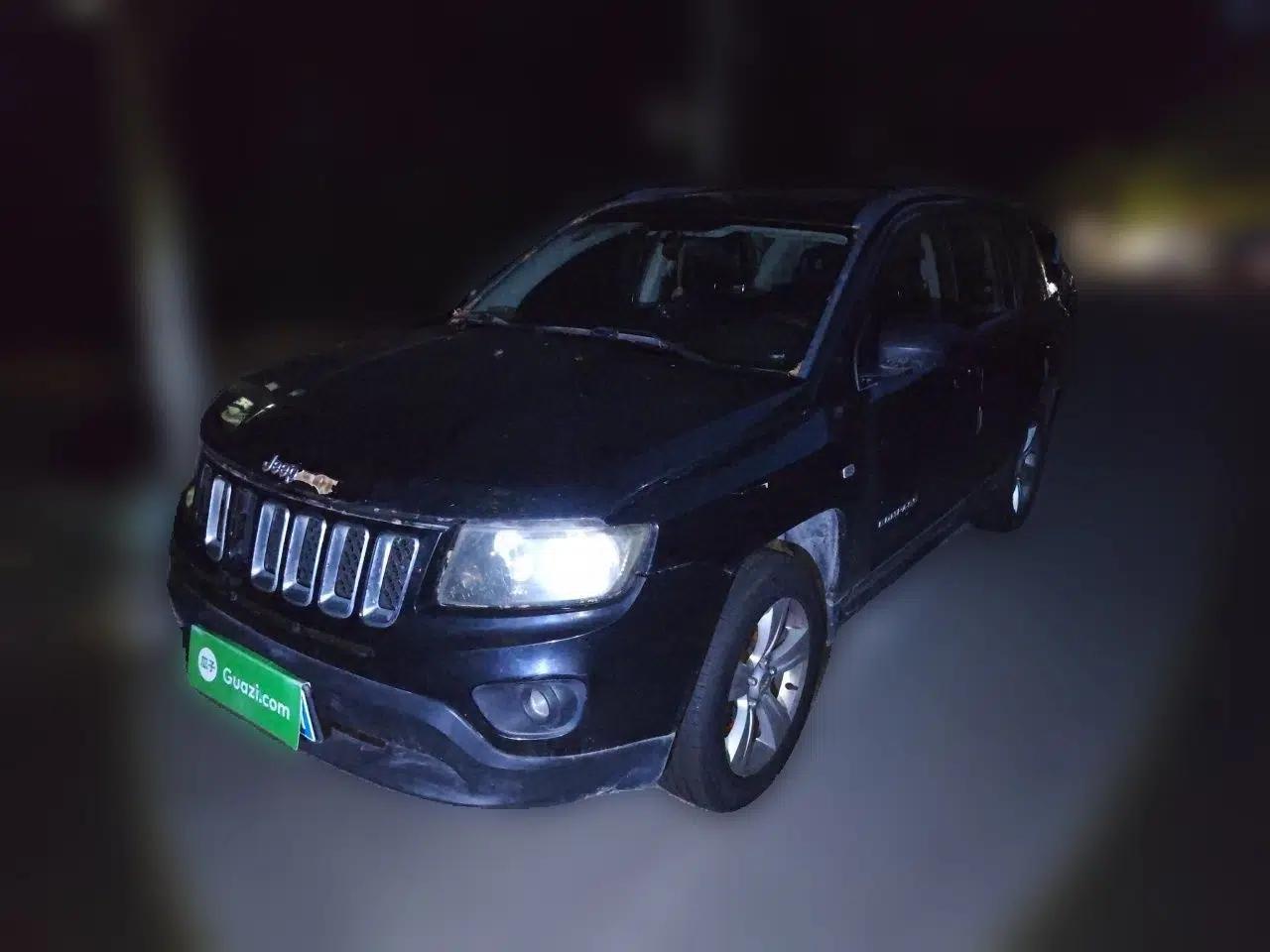 Jeep Compass 2013 2.0L two-wheel drive sport version — миниатюра 1