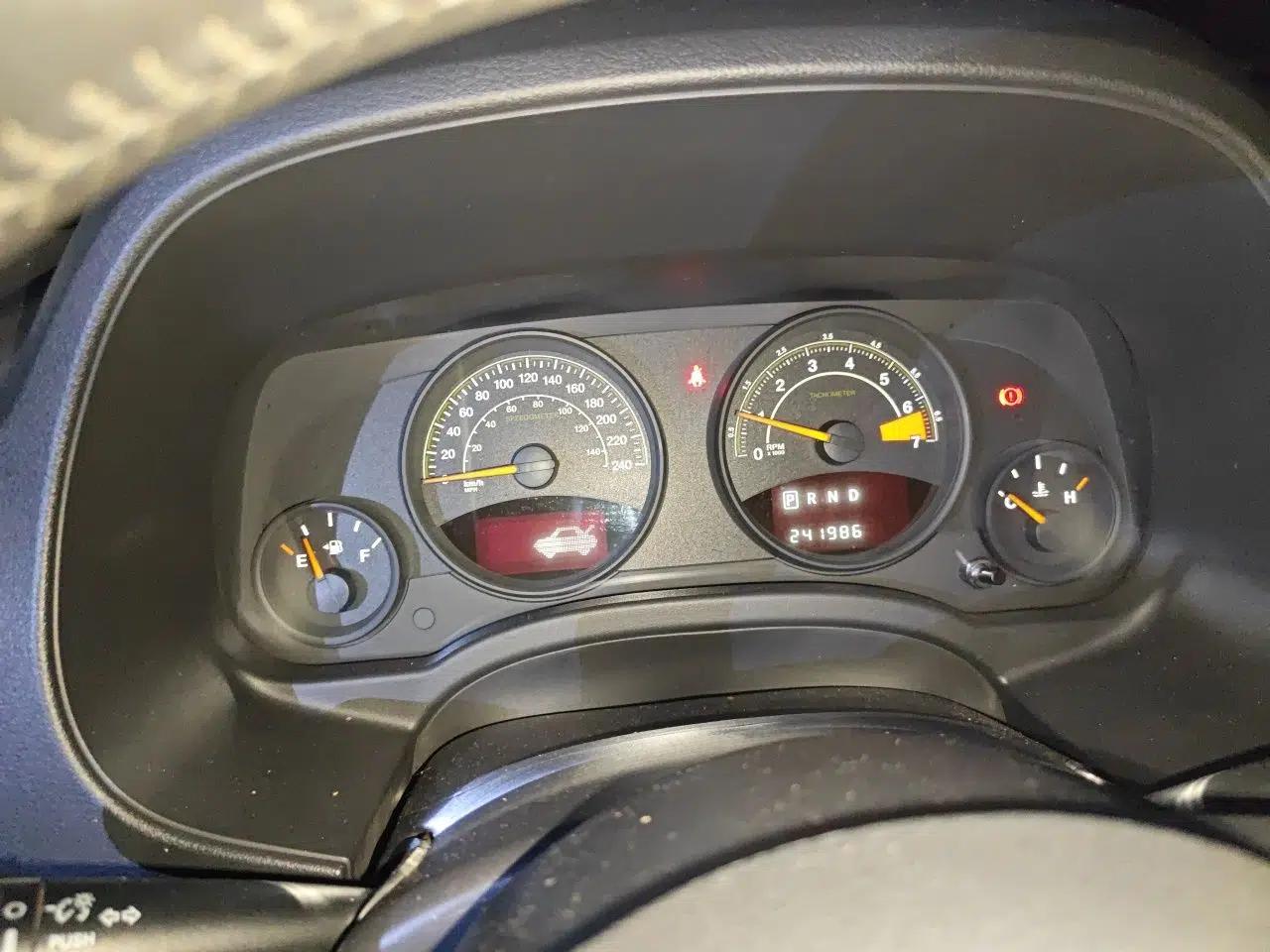 Jeep Compass 2013 2.0L two-wheel drive sport version — миниатюра 11