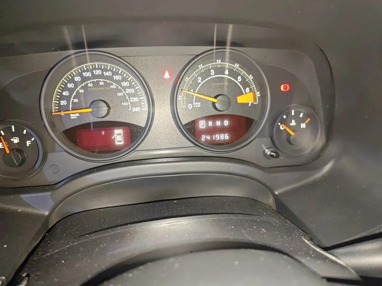 Jeep Compass 2013 2.0L two-wheel drive sport version — миниатюра 12
