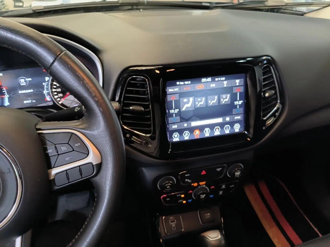 Jeep Compass 2019 220T Automatic Family Edition — миниатюра 12