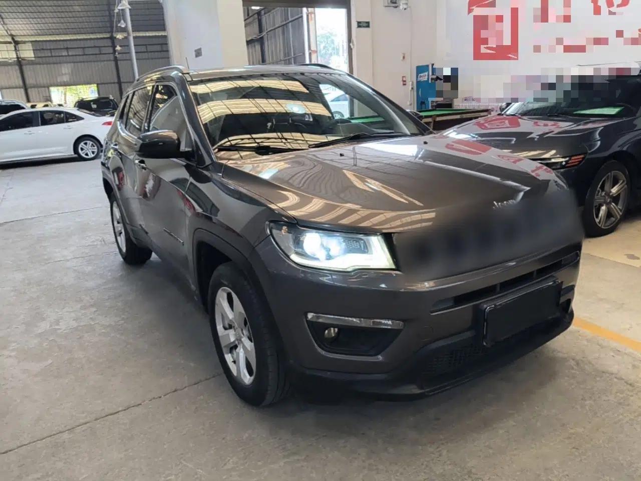 Jeep Compass 2019 220T Automatic Family Edition — миниатюра 3