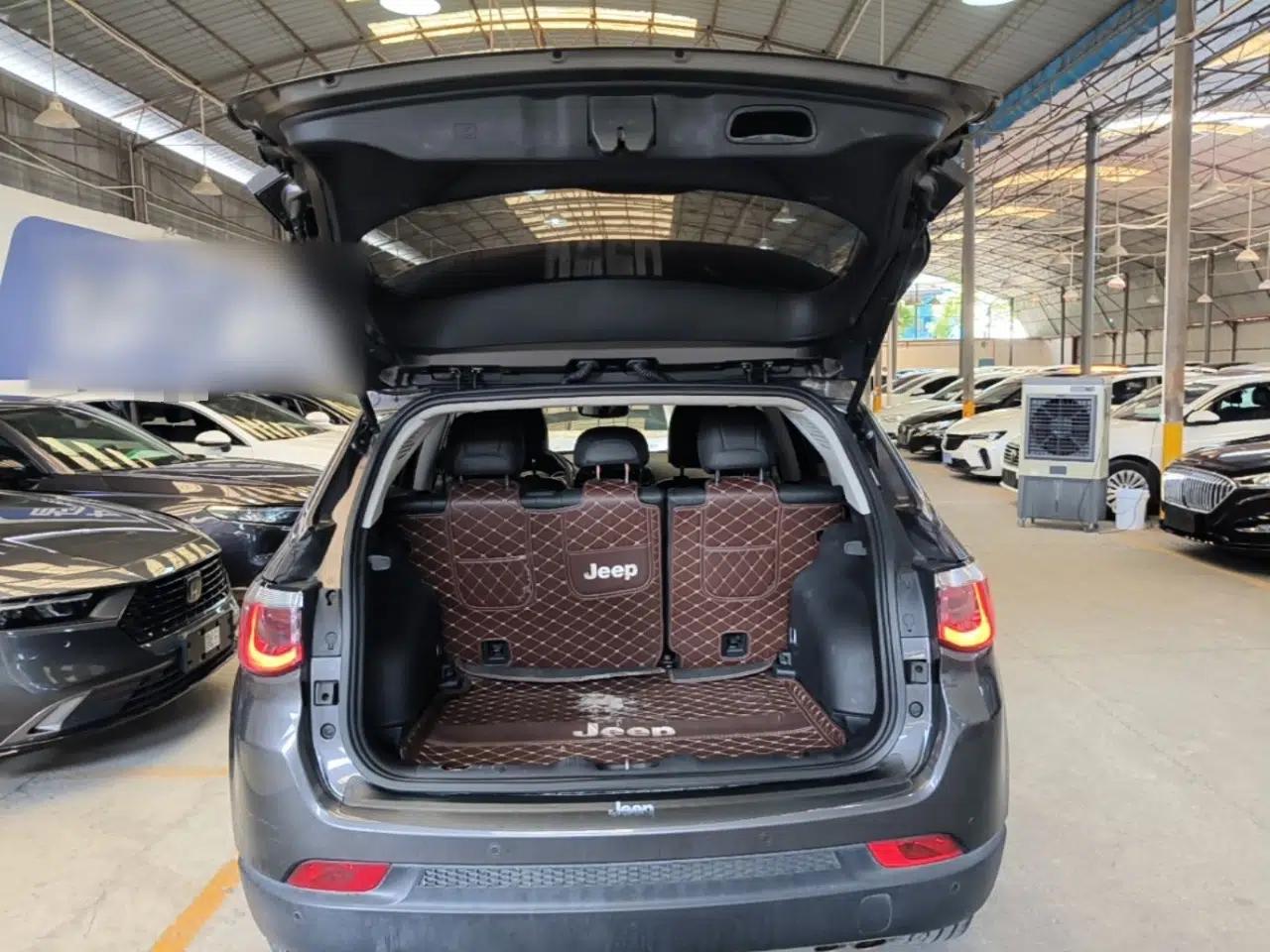 Jeep Compass 2019 220T Automatic Family Edition — миниатюра 22