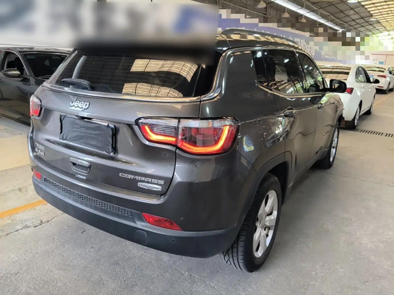 Jeep Compass 2019 220T Automatic Family Edition — миниатюра 6