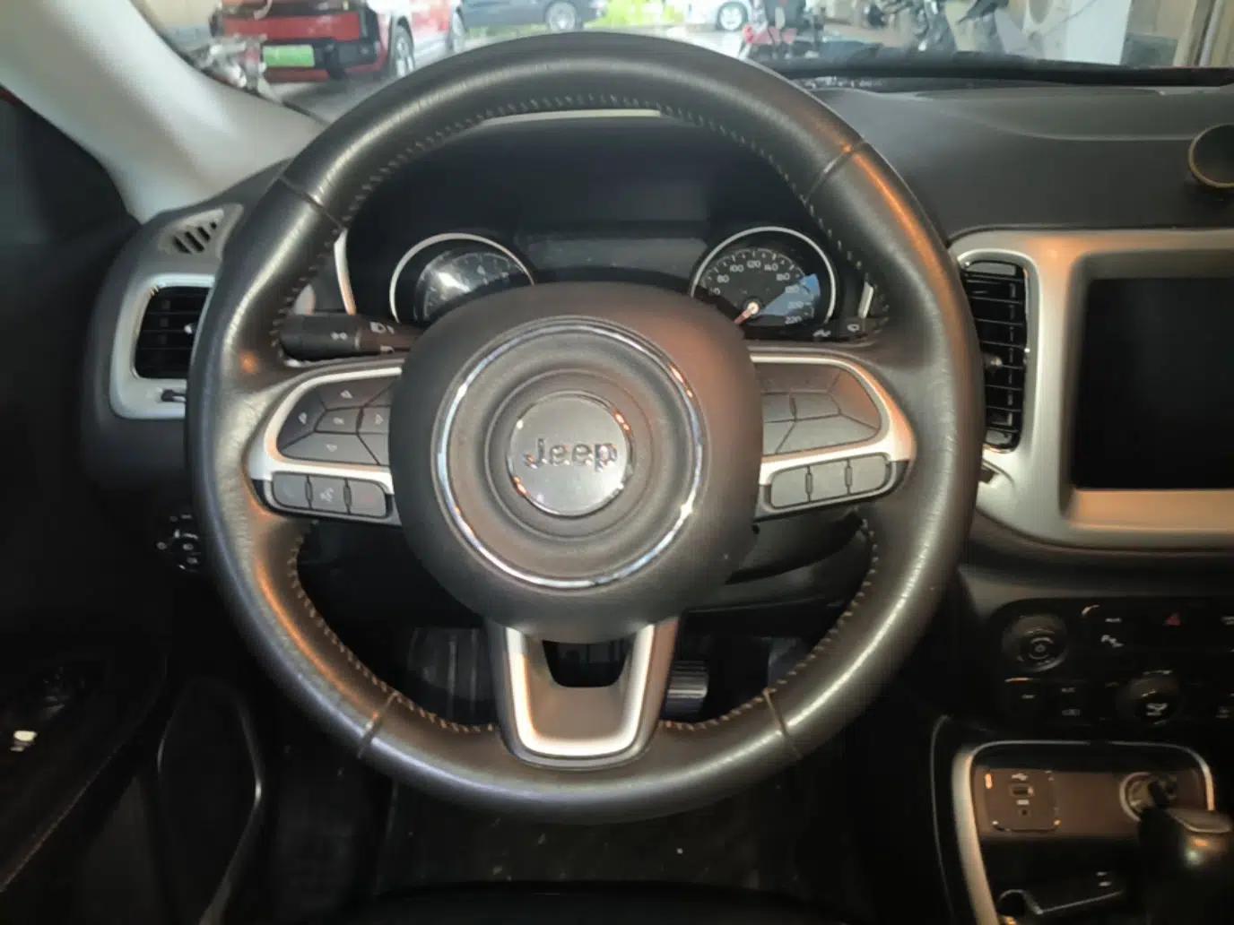 Jeep Compass 2017 200T Automatic Family Edition — миниатюра 13