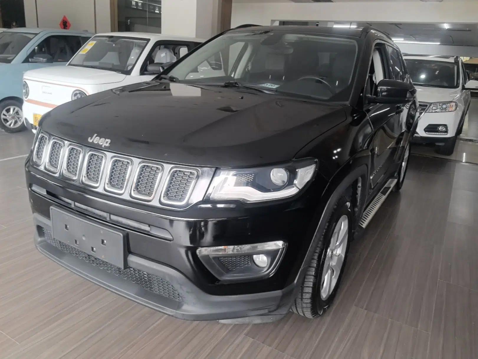 Jeep Compass 2017 200T Automatic Family Edition — миниатюра 1