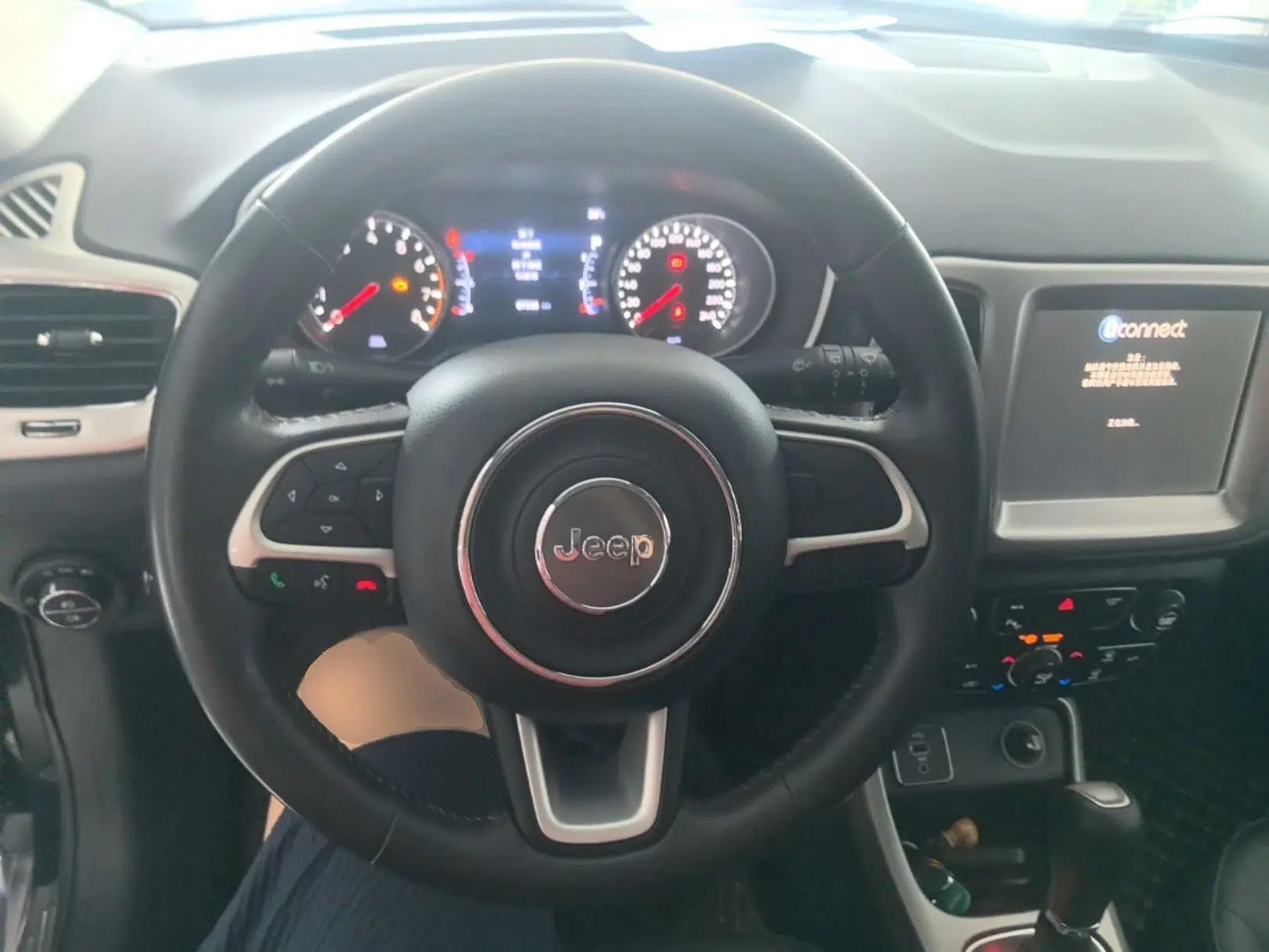 Jeep Compass 2017 200T Automatic Family Edition — миниатюра 13