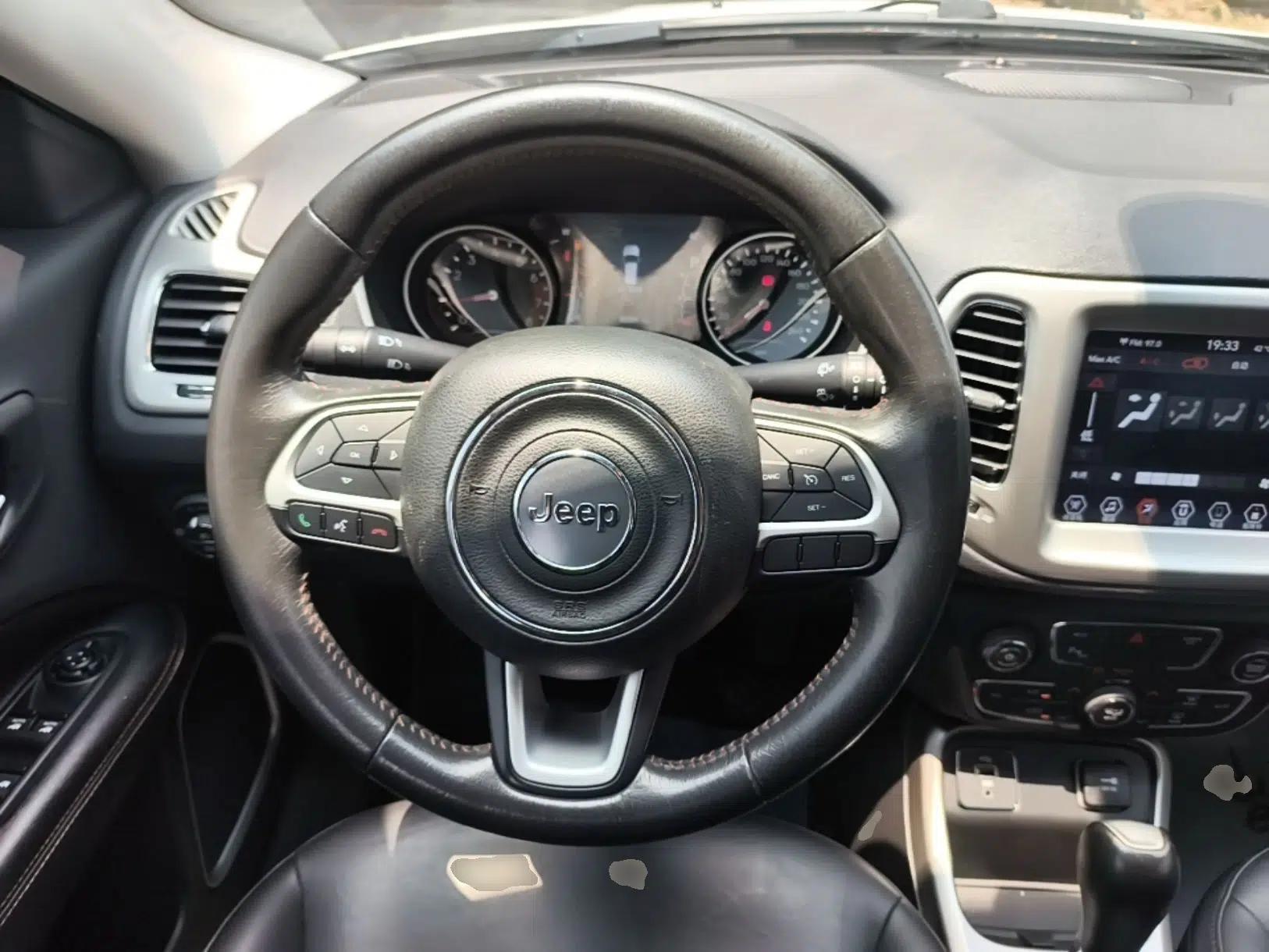 Jeep Compass 2017 200T Automatic Family Edition — миниатюра 13