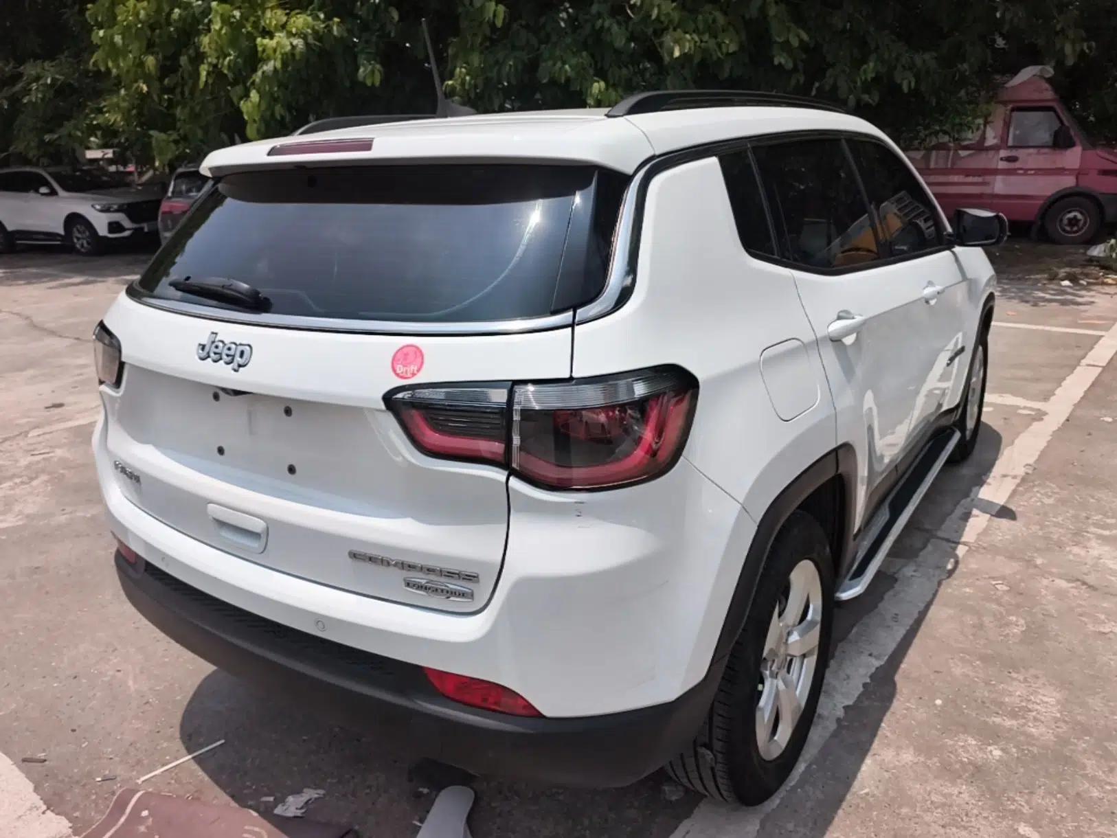 Jeep Compass 2017 200T Automatic Family Edition — миниатюра 6