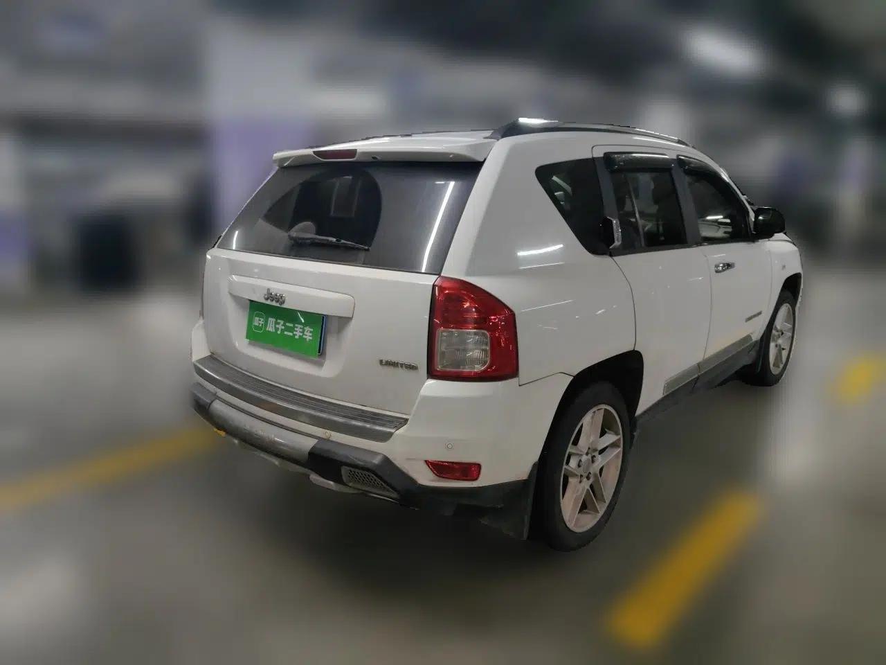 Jeep Compass 2013 2.4L four-wheel drive luxury version — миниатюра 6