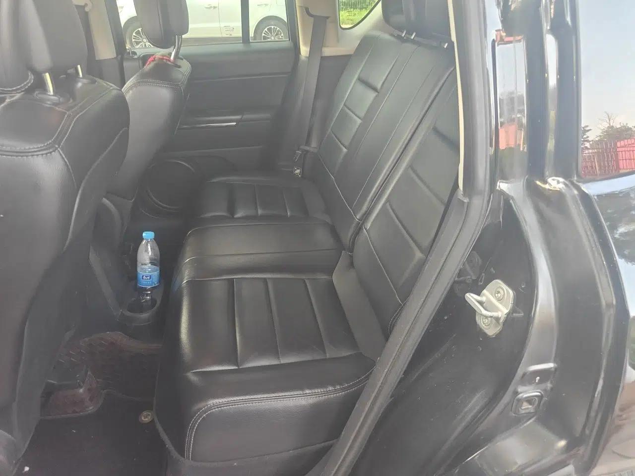 Jeep Compass 2013 2.4L four-wheel drive luxury version — миниатюра 17