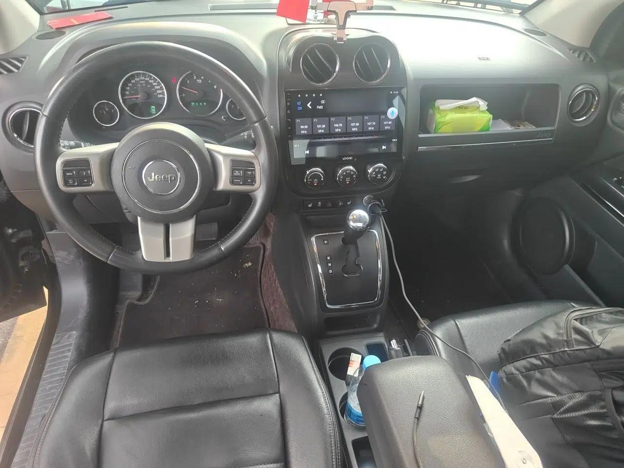 Jeep Compass 2013 2.4L four-wheel drive luxury version — миниатюра 9