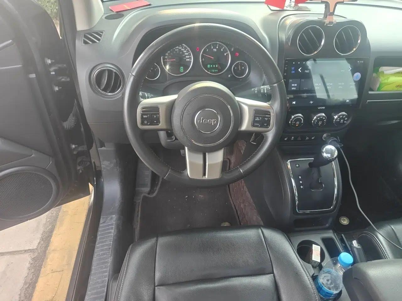 Jeep Compass 2013 2.4L four-wheel drive luxury version — миниатюра 10