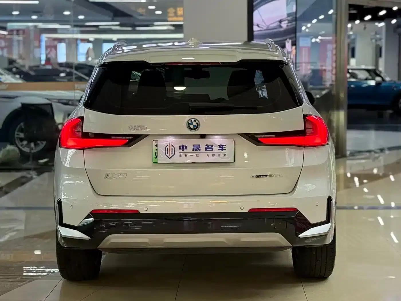 BMW iX1 2023 eDrive25L X Design Package — миниатюра 6