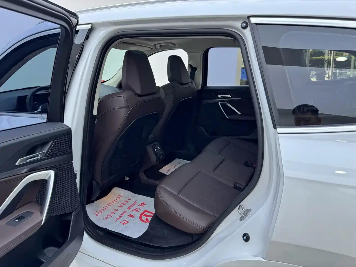 BMW iX1 2023 eDrive25L M Sport Package — миниатюра 11