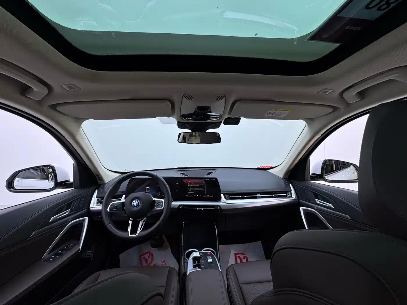 BMW iX1 2023 eDrive25L M Sport Package — миниатюра 13
