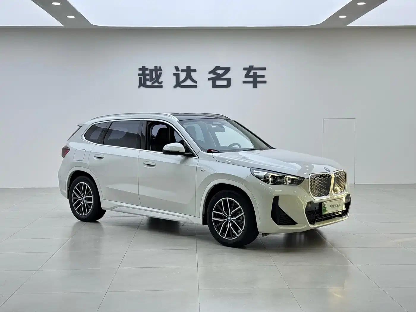 BMW iX1 2023 eDrive25L M Sport Package — миниатюра 3