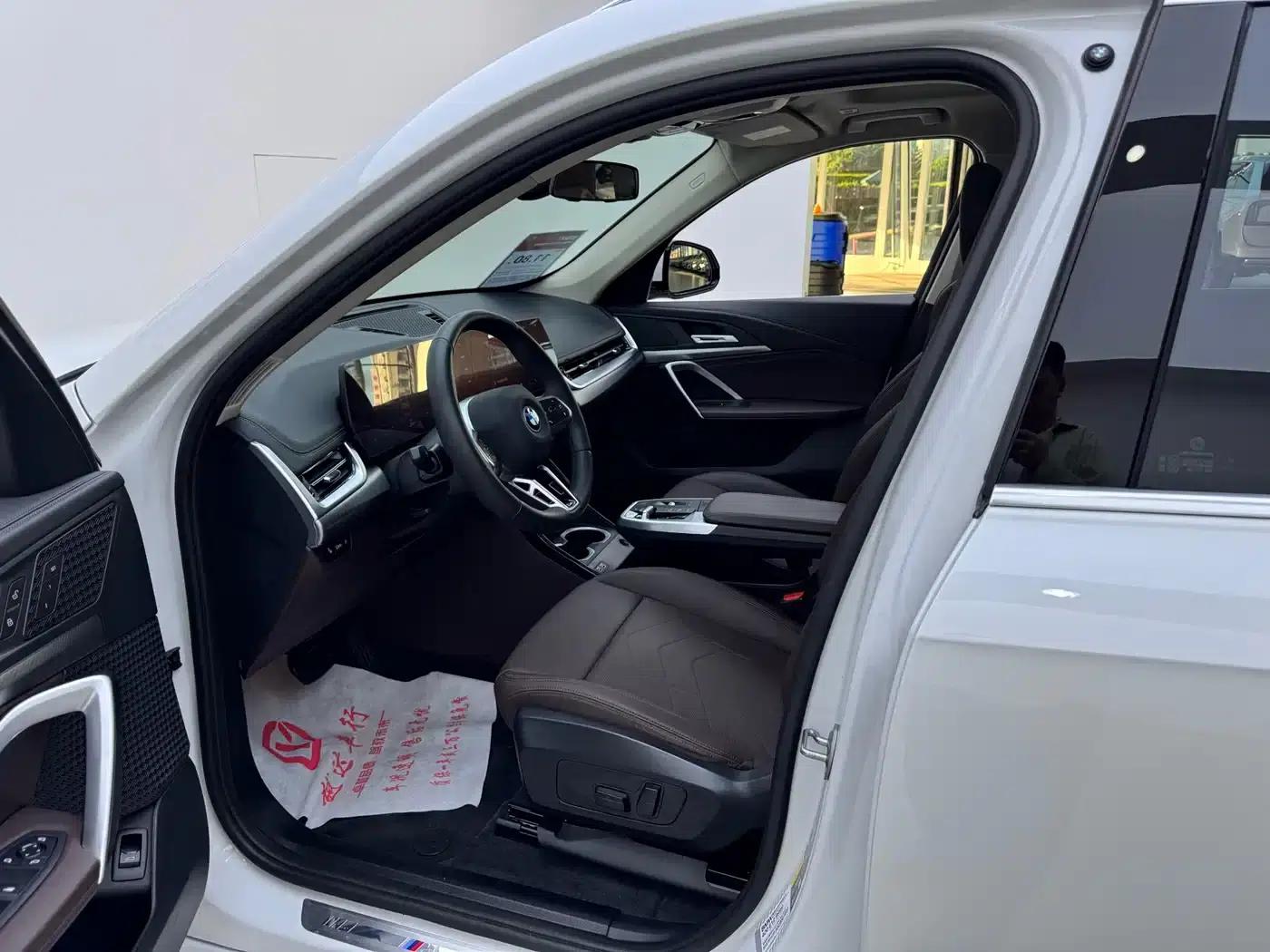 BMW iX1 2023 eDrive25L M Sport Package — миниатюра 5