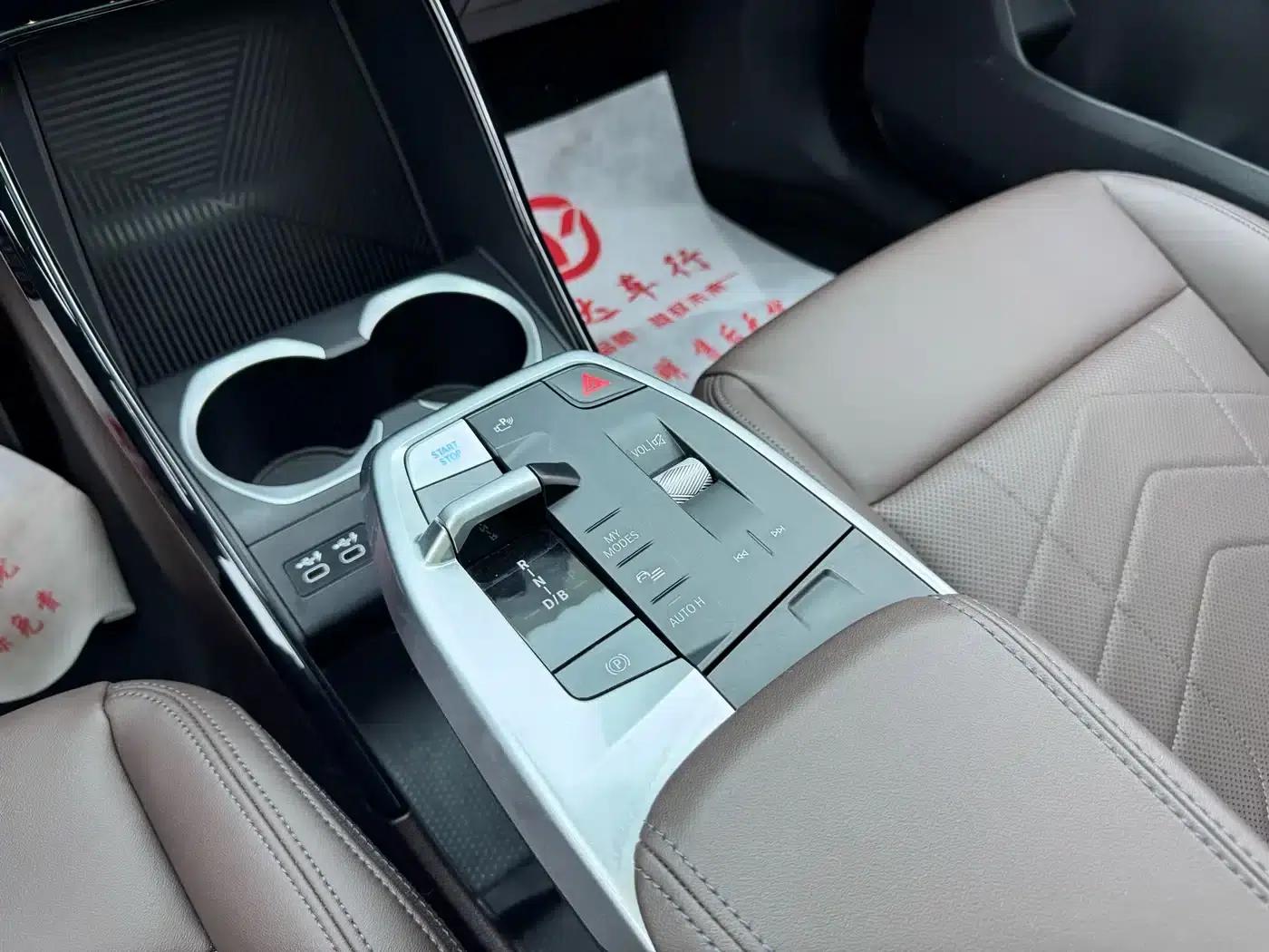 BMW iX1 2023 eDrive25L M Sport Package — миниатюра 6