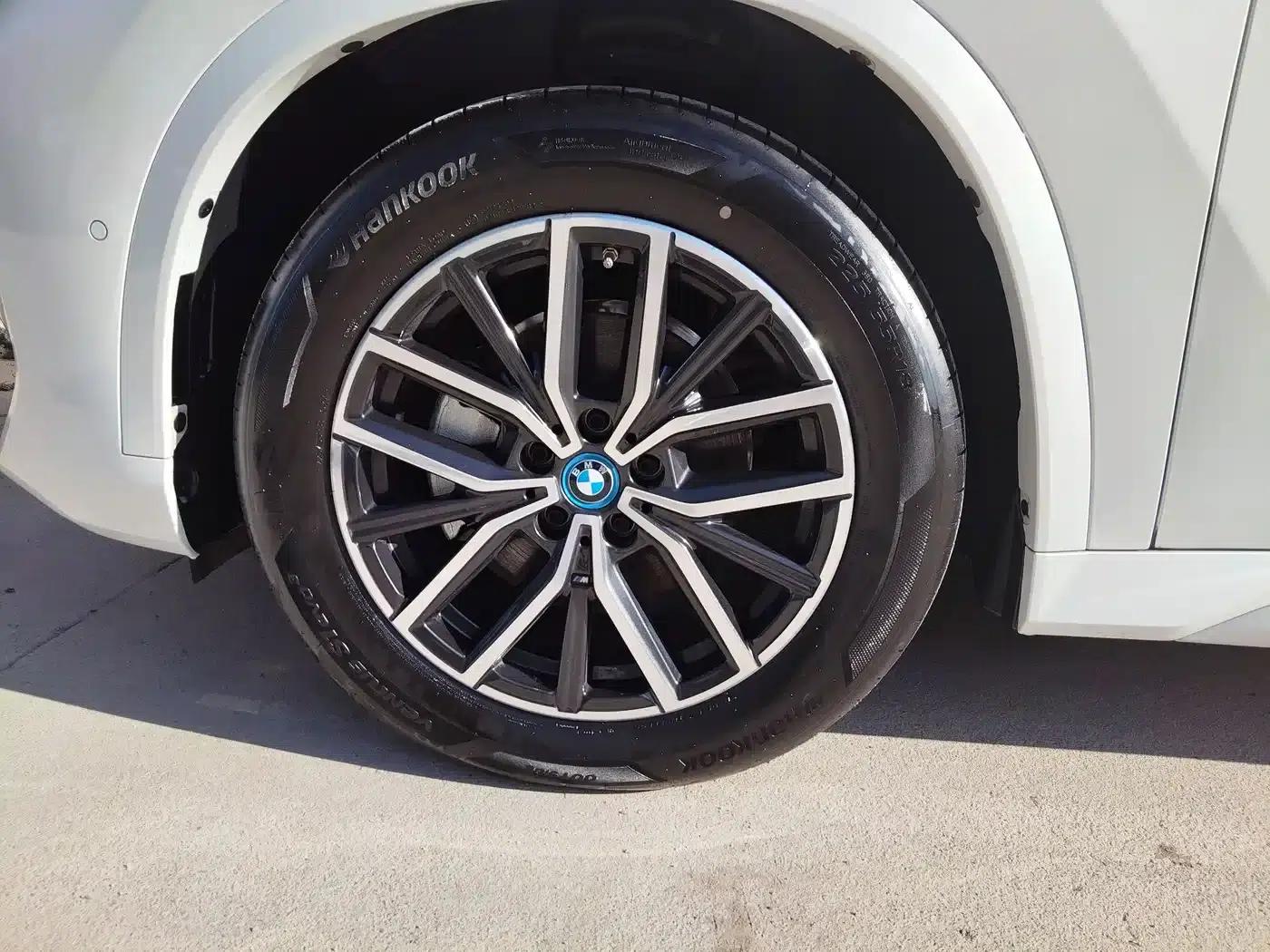 BMW iX1 2025 eDrive25L M Sport Package — миниатюра 17