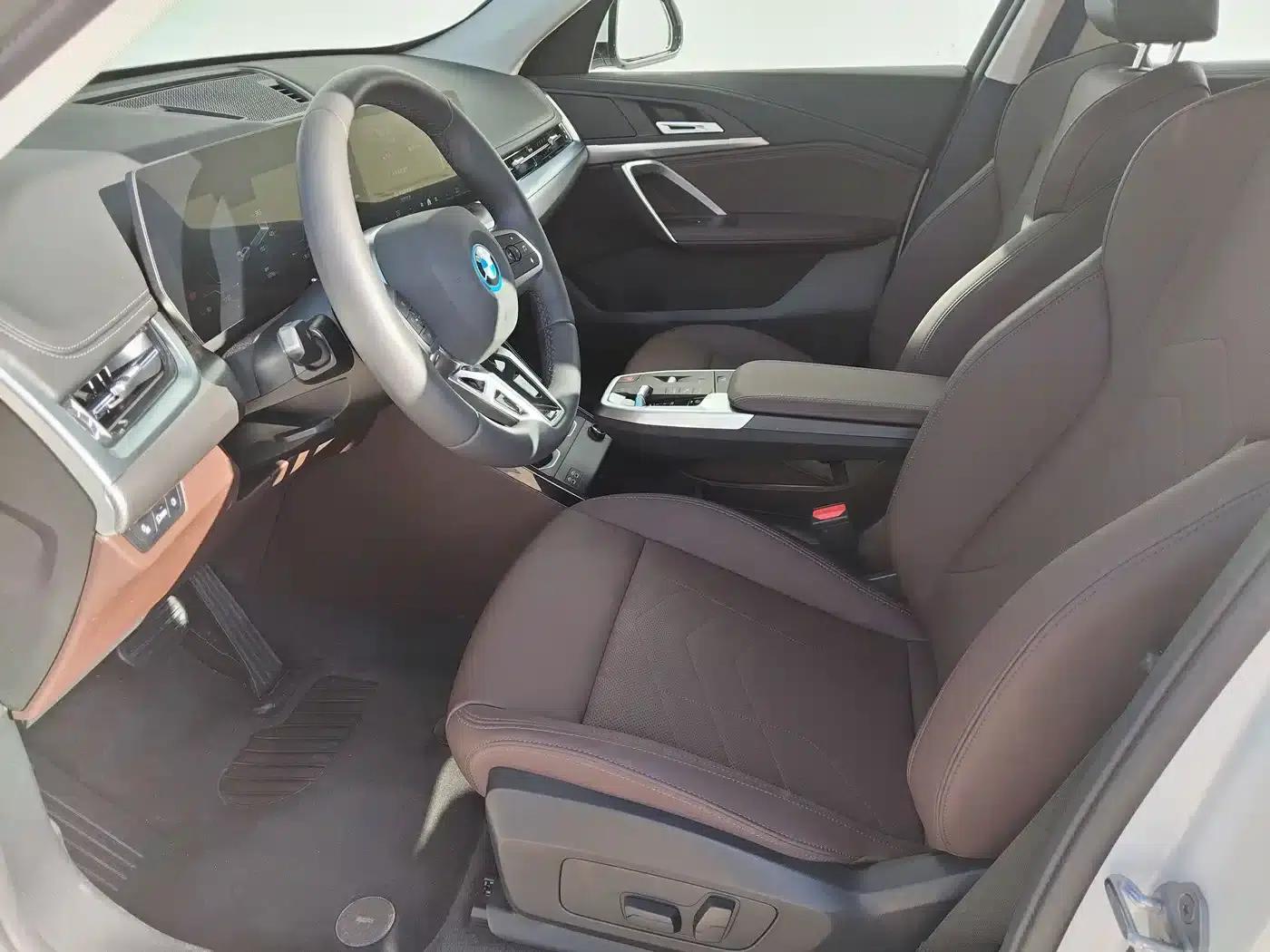 BMW iX1 2025 eDrive25L M Sport Package — миниатюра 6