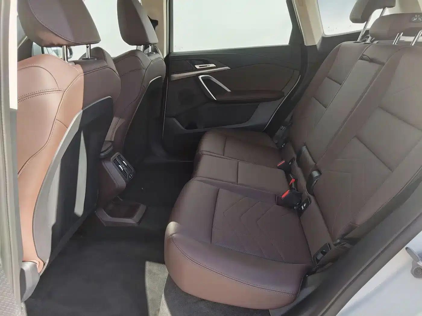 BMW iX1 2025 eDrive25L M Sport Package — миниатюра 7