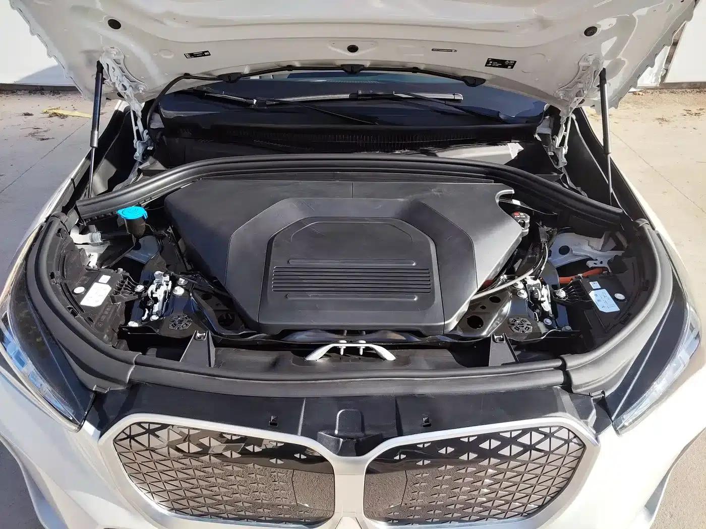 BMW iX1 2025 eDrive25L M Sport Package — миниатюра 8