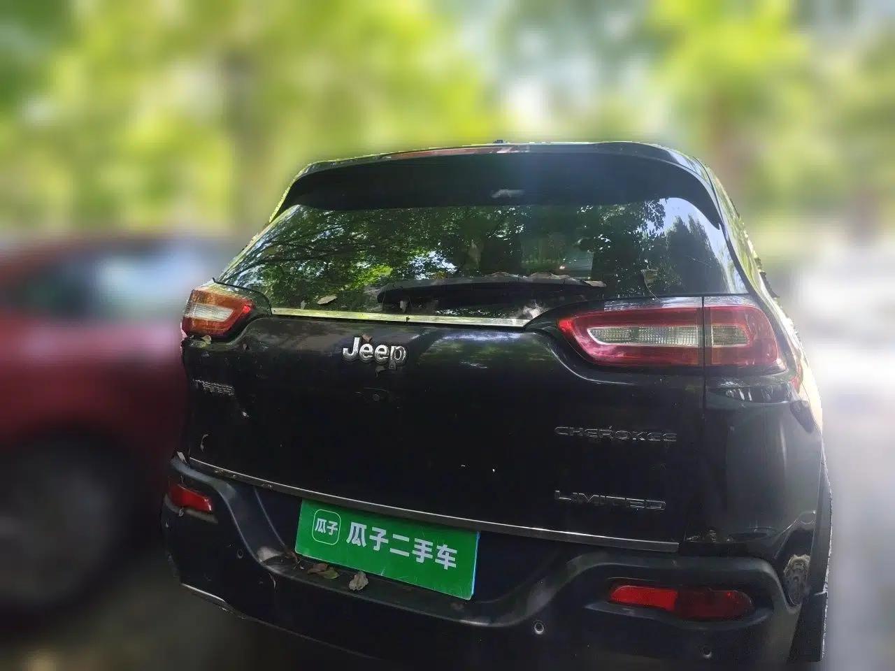 Jeep Cherokee 2016 2.4L Leading Edition — миниатюра 5