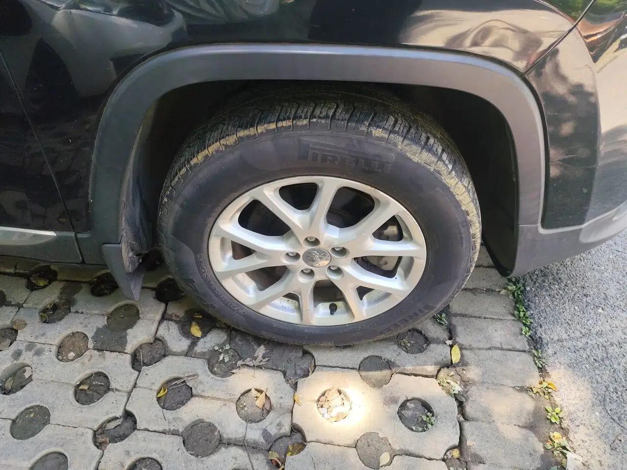 Jeep Cherokee 2016 2.4L Leading Edition — миниатюра 8