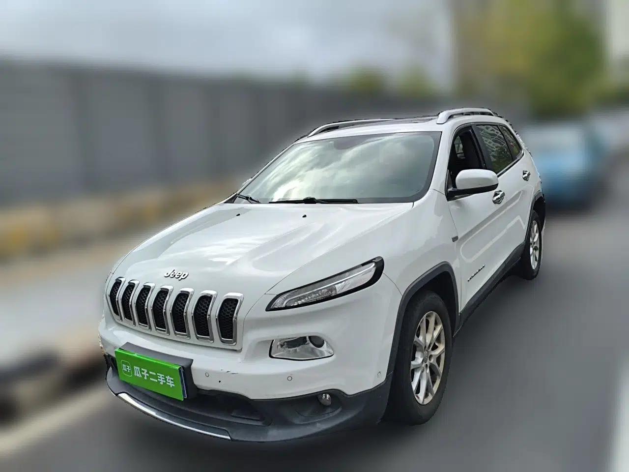 Jeep Cherokee 2016 2.4L Leading Edition — миниатюра 1