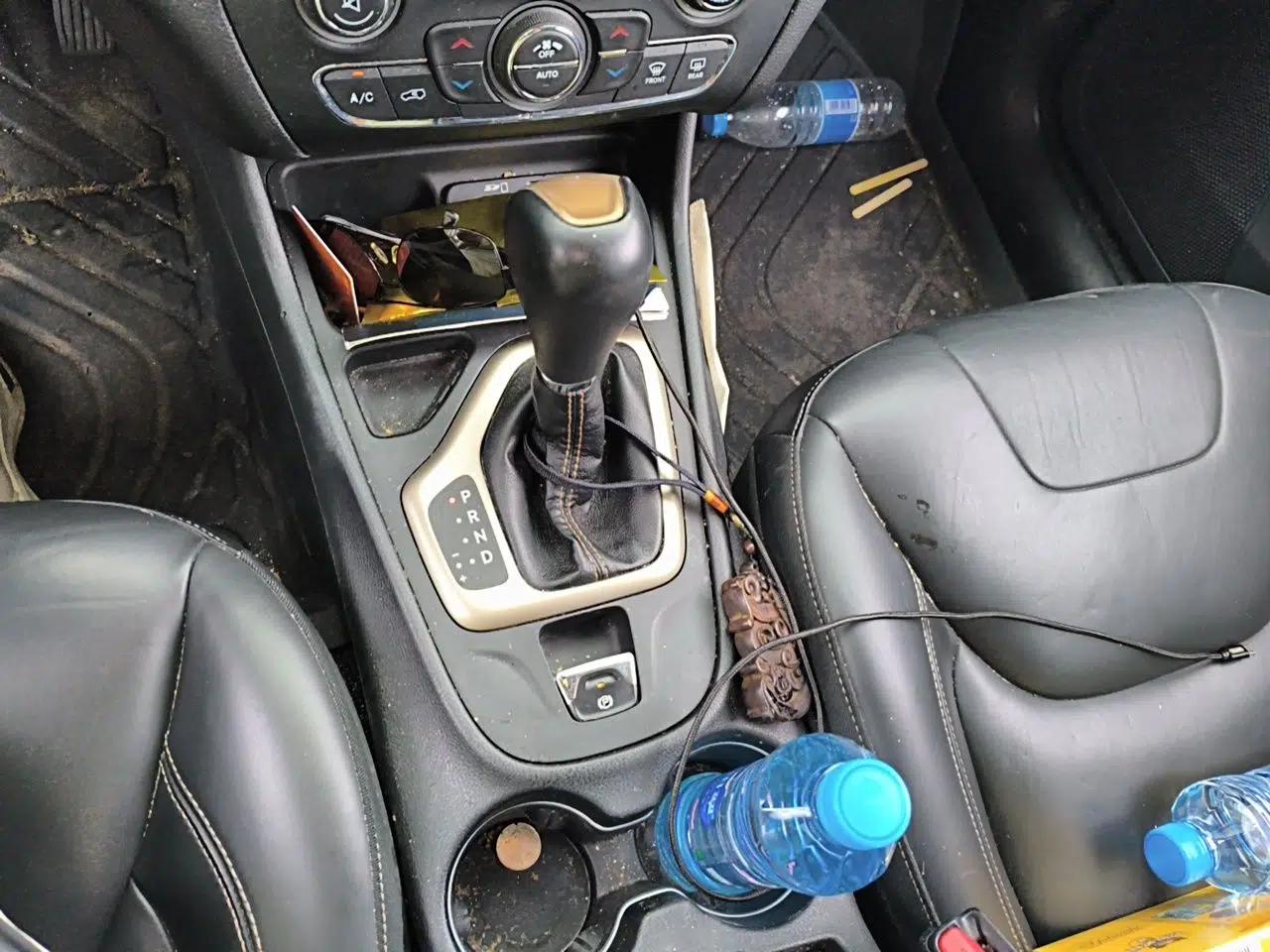 Jeep Cherokee 2016 2.4L Leading Edition — миниатюра 14